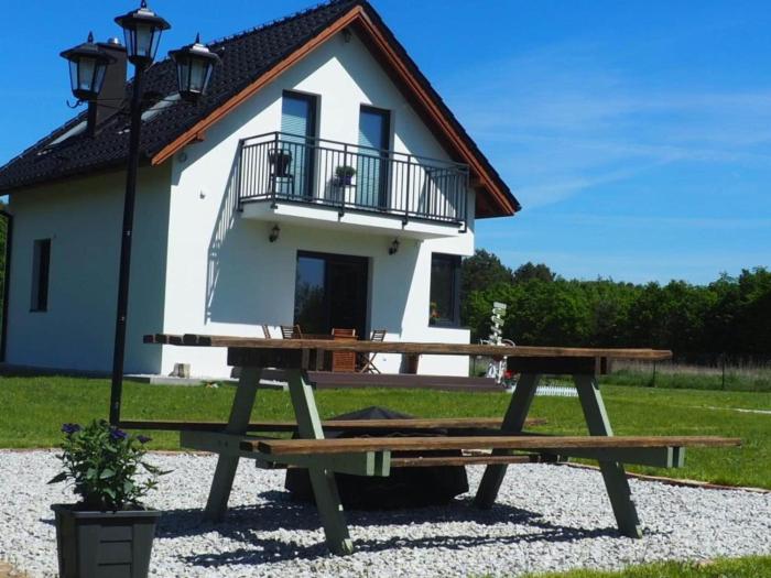 Green Hill Domyslow, 6 persons