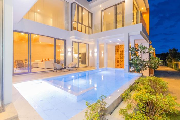 Exclusivity! 4 BR Villa Alisa 8 with Private Pool near Bangtao Beach