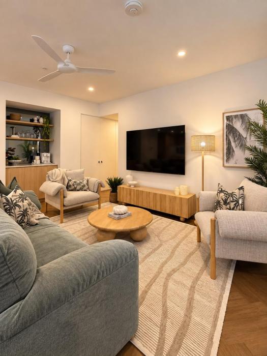 Luxury 3BR in Palm Beach Retreat Beach Views