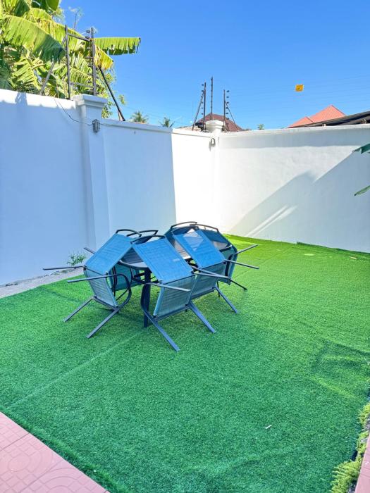 Next-lane house Spacious 5BR near the Airport