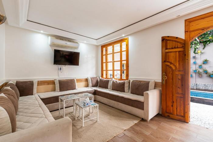 2-bedroom villa, private pool, not overlooked