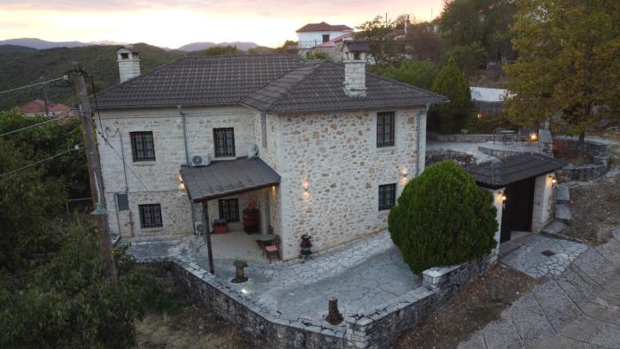 Yonos Houses