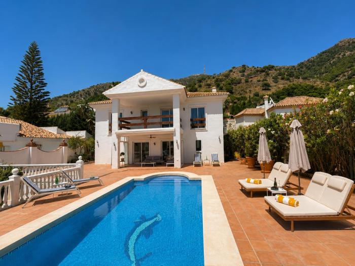 4 Bed Dream Villa with Pool & Panoramic Views