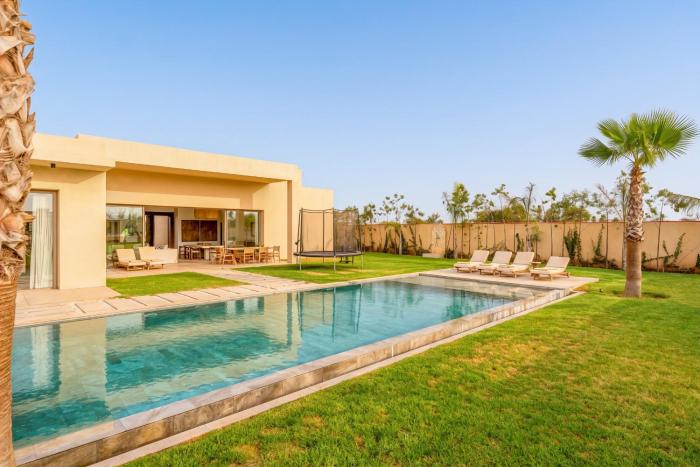 Villa Mavéa Marrakech - Free Jacuzzi, Fitness Room, Heated Pool, Large Garden, 20 min from City Center