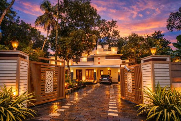 PATHIRAMANAL Service Villas