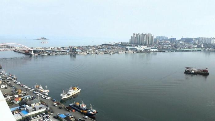 속초 중심 삼성 레지던스 1차 3층 Sokcho Central Lake & Ocean View Stay