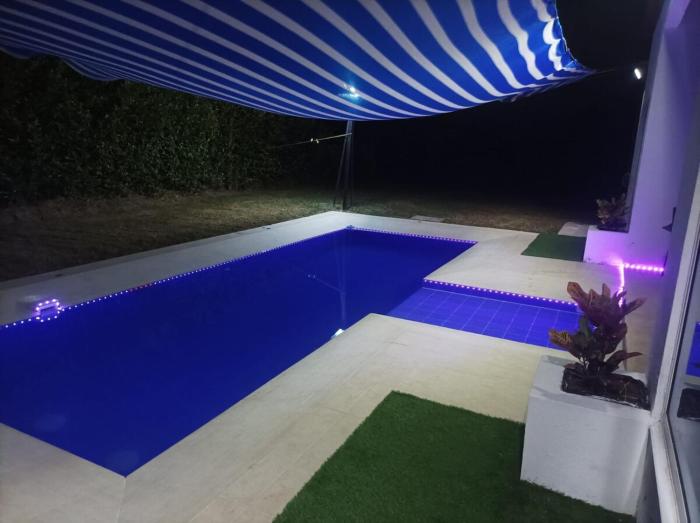 Quiet house with a private pool and an amazing sunset