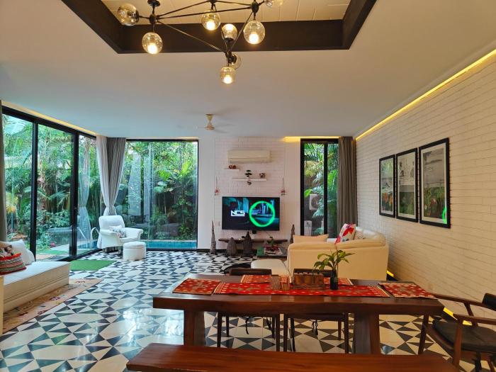 Casa Mahua, Anjuna Vagator near Beach, with Pvt pool & Garden