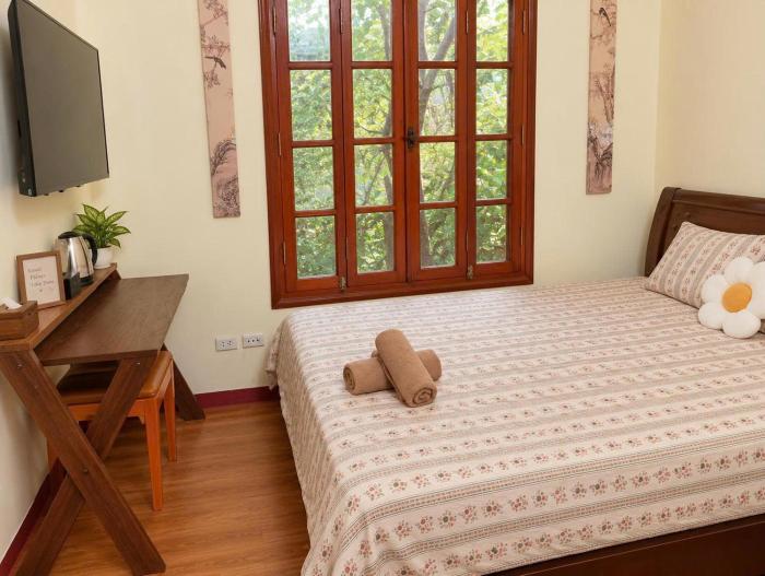 LushStay Hanoi Train Street - Cozy