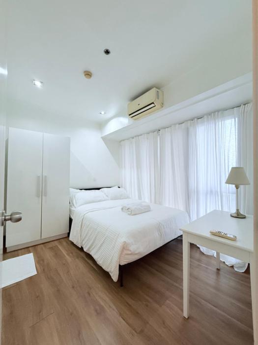 Knightsbridge Makati Luxe City Stay