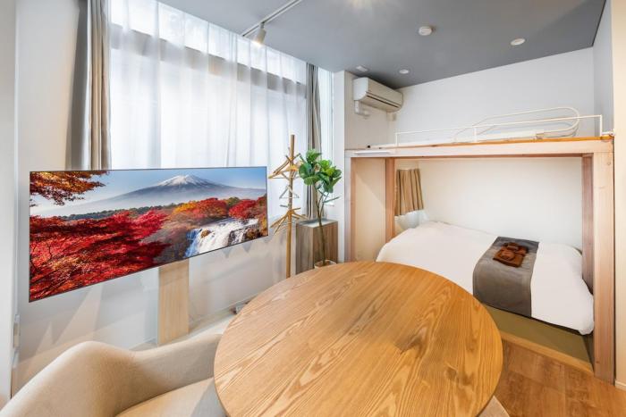 4 mins walk from Nishishinjuku-Gochome Station, Designer apartment, 2nd floor, max 2 people, Grand Eggs Nishishinjuku