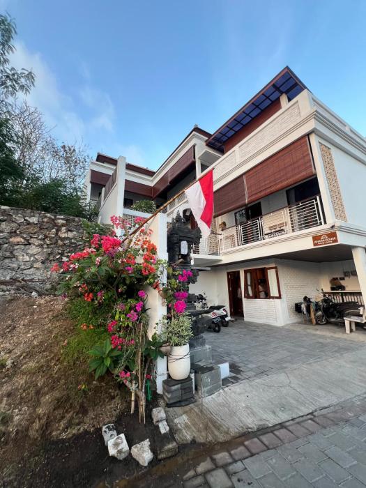 Ishana House Padang-Padang