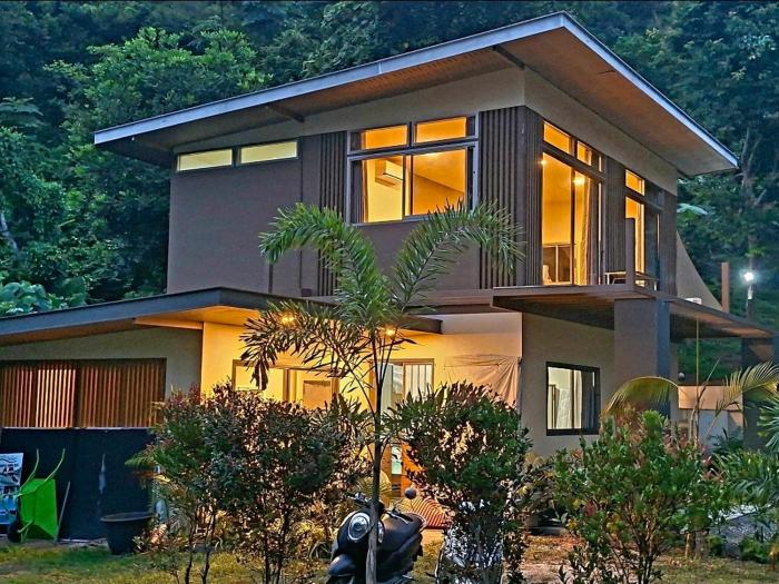 Tha Khao Beach House 1
