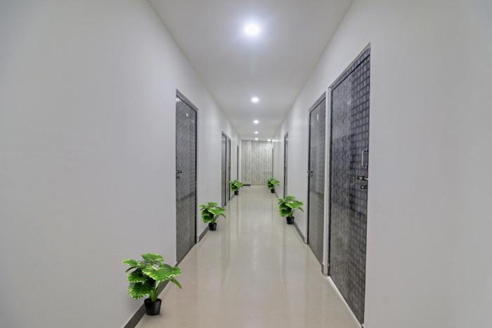 OYO 93463 Alwal Residency
