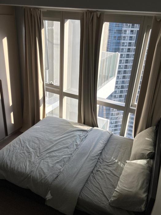 Luxury 33rd floor, 3-Bed Condo, Uptown BGC