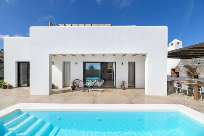 Casa del Aljibe - La Casa & El Estudio