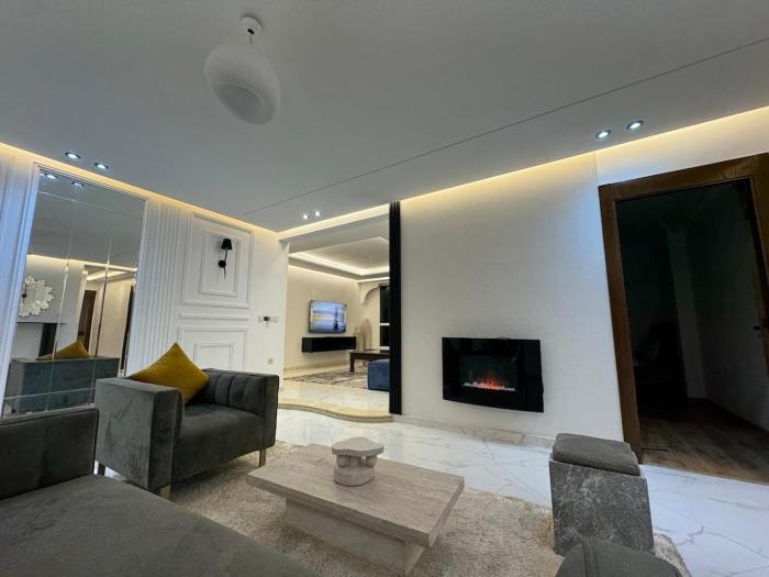 Luxurious River View Apartment Kenitra