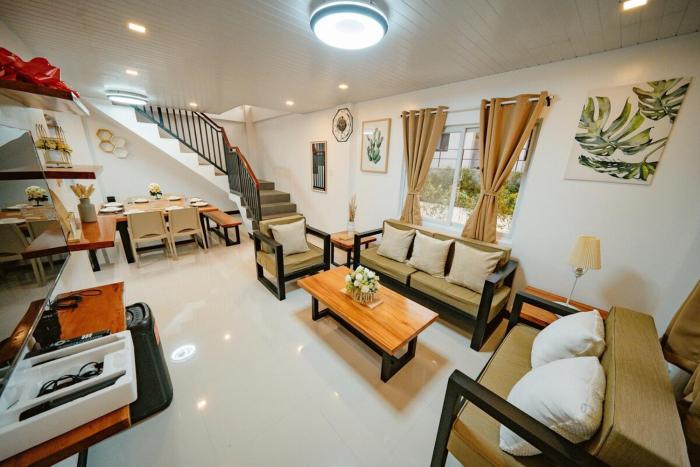 Twin Residences with Jacuzzi in Tagaytay CASA RENEE