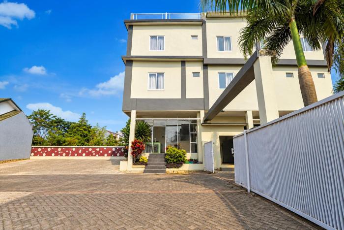 Collection O Noura Family Residence Merjosari