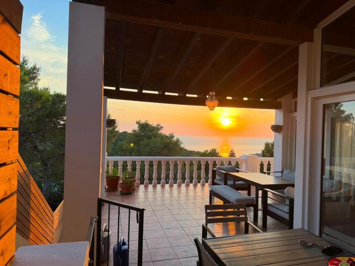 Villa Bella Vista - Sea view and 8 min walk to the beach