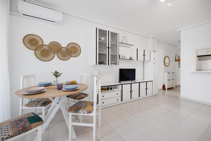 Beniajan 2-bedroom apartment with swimming pool