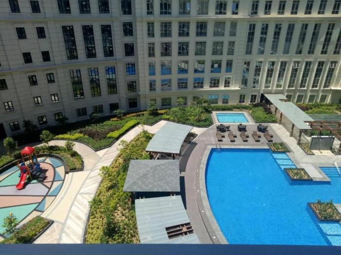 Grand staycation manila 81 Newport