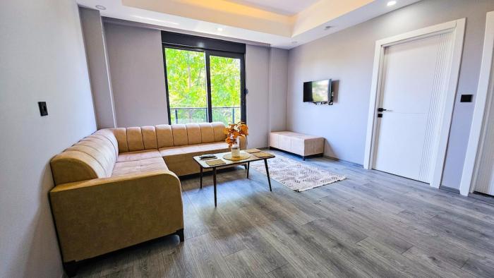 Cozy Pool Apartment Near Lara Beach Airport
