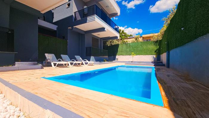 Cozy Pool Apartment Near Lara Beach Airport