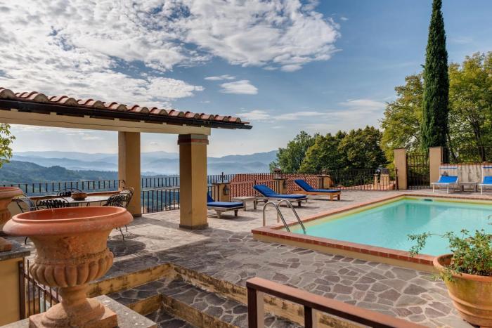 Cosy House in Gattaia with Shared Pool