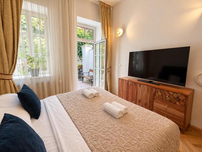 Hotel 16 & Apartments Prague City Living