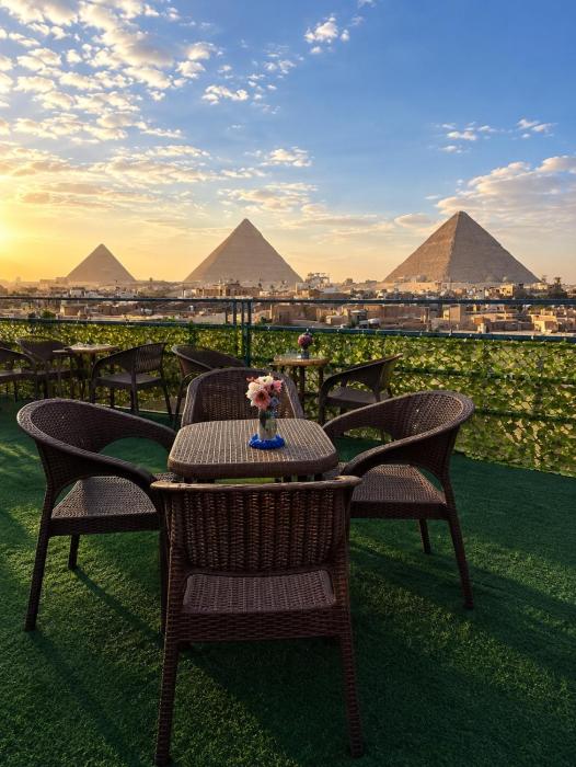 GREAT PYRAMIDS inn