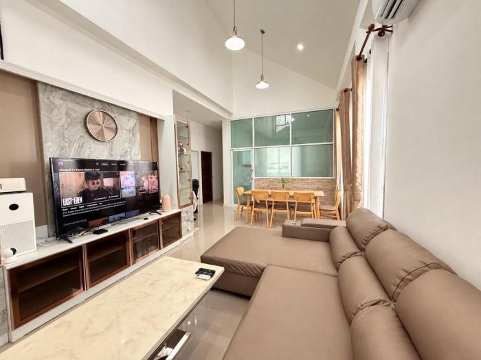 Sandy House CM