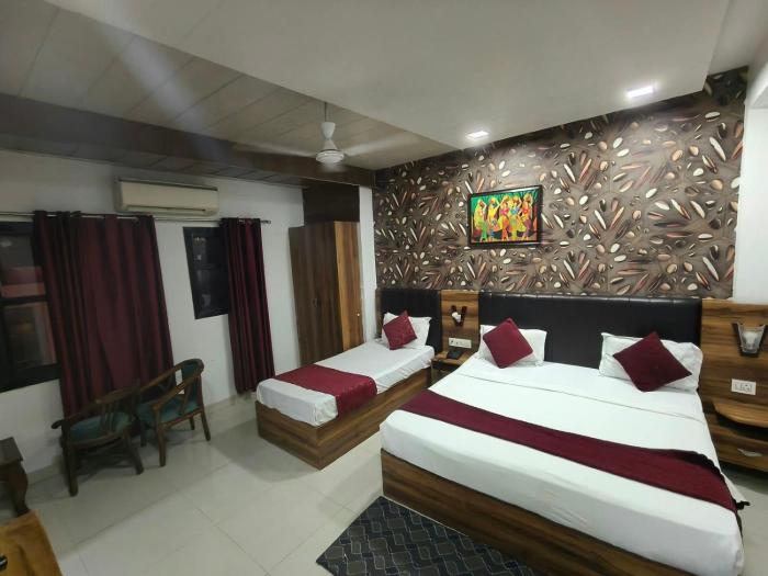 Hotel Pushpa Stay