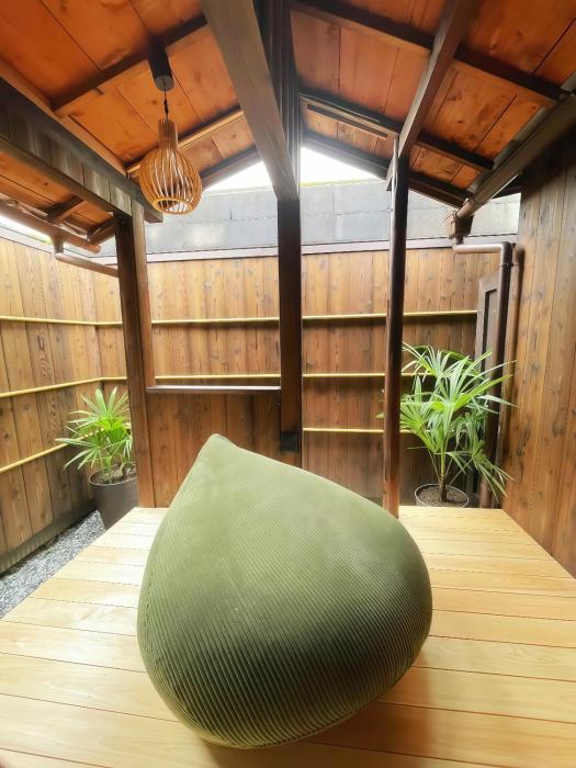 Autumn Leaves Villa Z in Kyoto, featuring two stories and free shuttle service, located just 100 meters from the bus stop