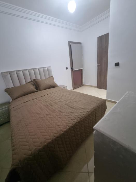 Room with Private Bathroom and Balcony Walking Distance from AIRPORT