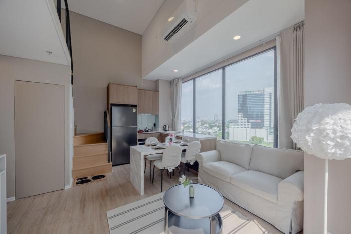 Rama9 Duplex Near Train Market RCA Free Pool Gym