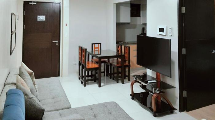 81 Newport Blvd 1BR short Walk to NAIA T3 Pool