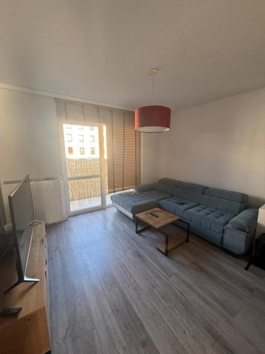 Lumina I Comfy 3-room Apart with Parking & Balcony