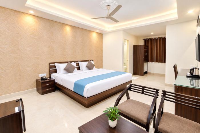Hotel F-Tune Premium Near Railway Station And Mahakal Temple # Fully AC Room- Best Prime Location