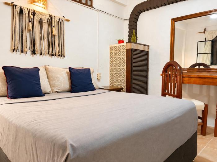 Charming 1BR in Romantic Zone, AC, Great Location