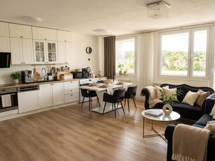 Modern Luxury Haven with Balcony View & Jacuzzi Near Airport