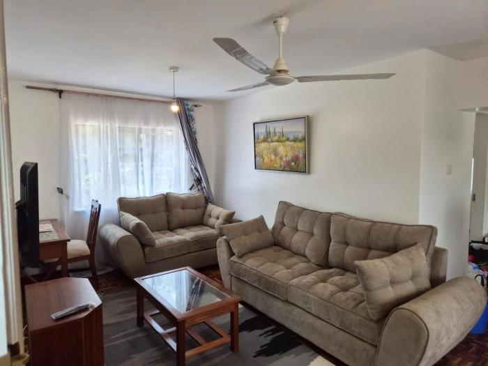 Westlands luxury 1 bedroom apartment with pool view balcony