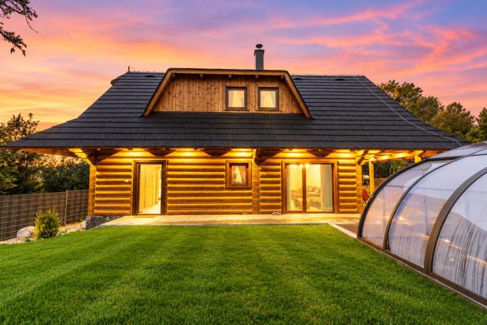 Kukana and Kuku Chalets with Heated Pool, Sauna and Jacuzzi in Tatras