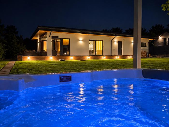 Villa pod Zamkiem Rytro - Private Forest Villa with Hot Tub