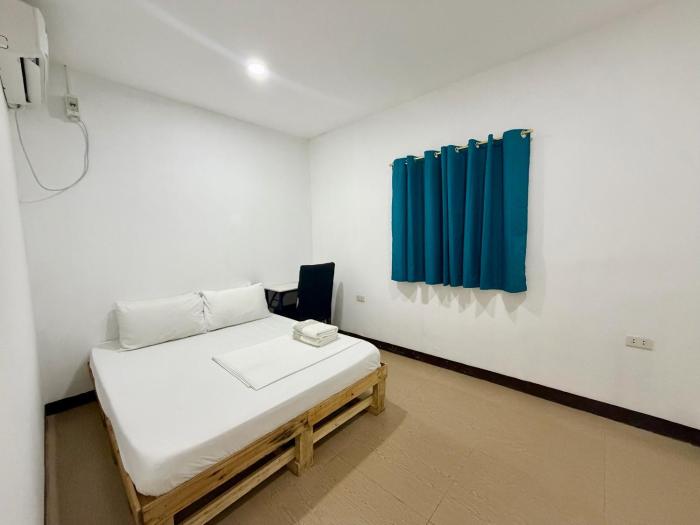 Layover Hostel