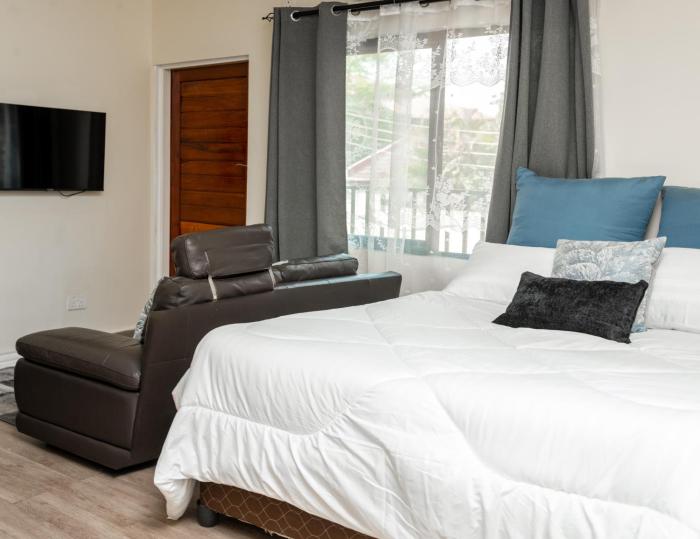 Studio Apartment C32, Louieville Near Eastpark, Kalundu