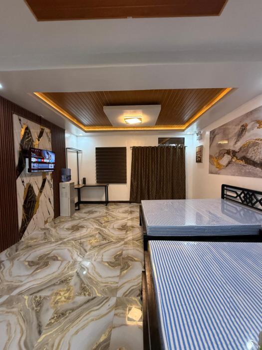 VAM Travel & Stays