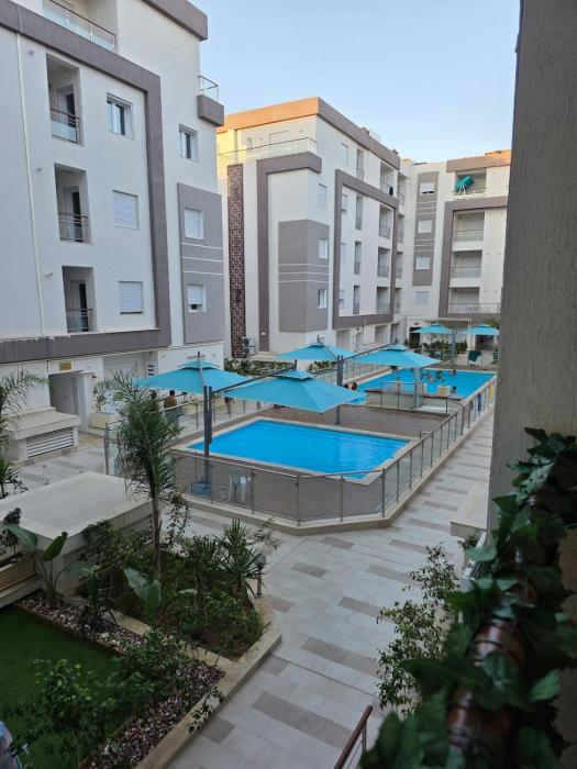 Elegant 2 bedrooms with Pool and Beach is 5 min walk