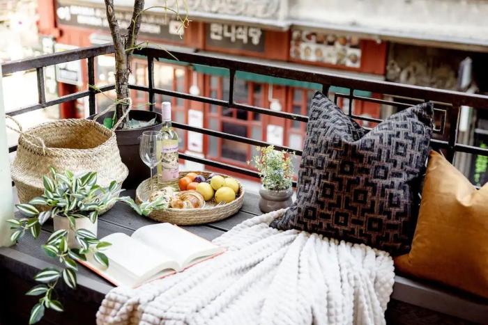 Super Central Cosy 2BR Near NewYork Cafe w Balcony
