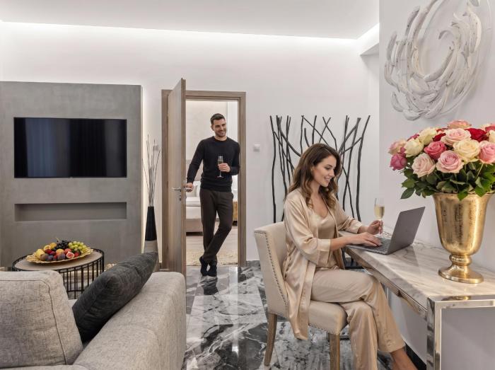 WH Luxury Suite Residence